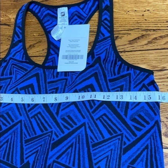 fabletics NWT Olympus Tank Medium D4 - Picture 9 of 10